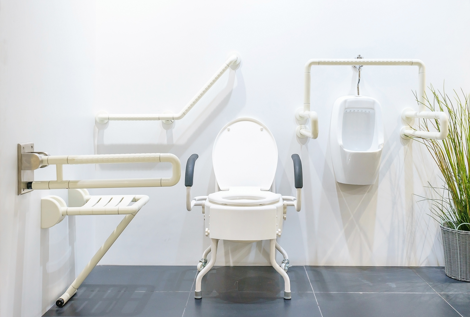 Washroom cubicles - Toilet for the elderly and the disabled